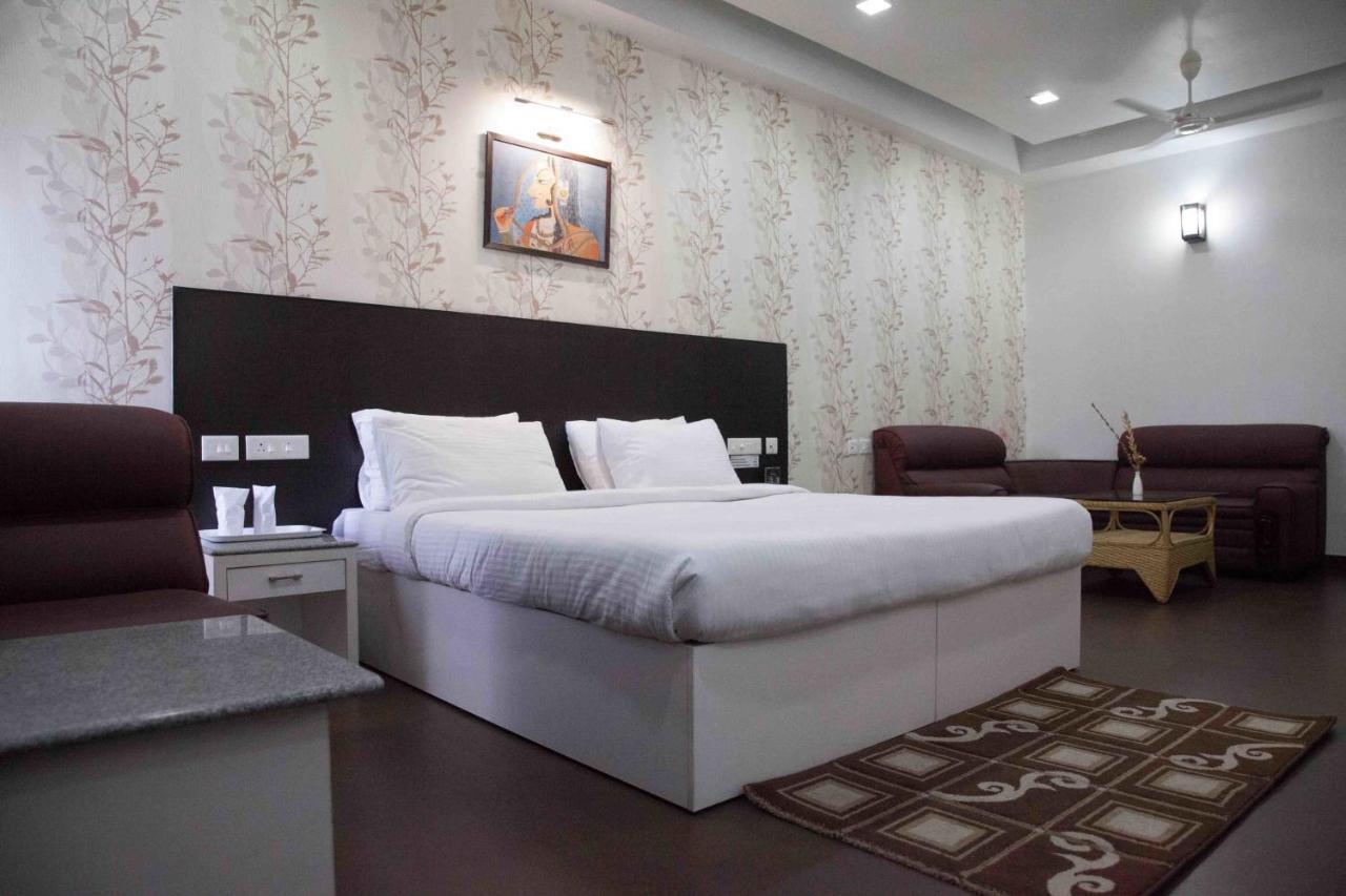 Hotel Central Park シリグリ 部屋 写真
